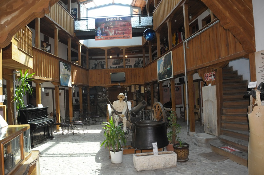 Konya’dan İnegöl’e takdir