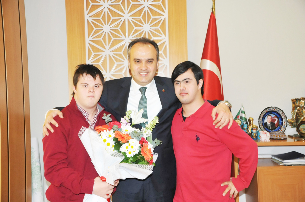 Engellilerden kaldırım teşekkürü