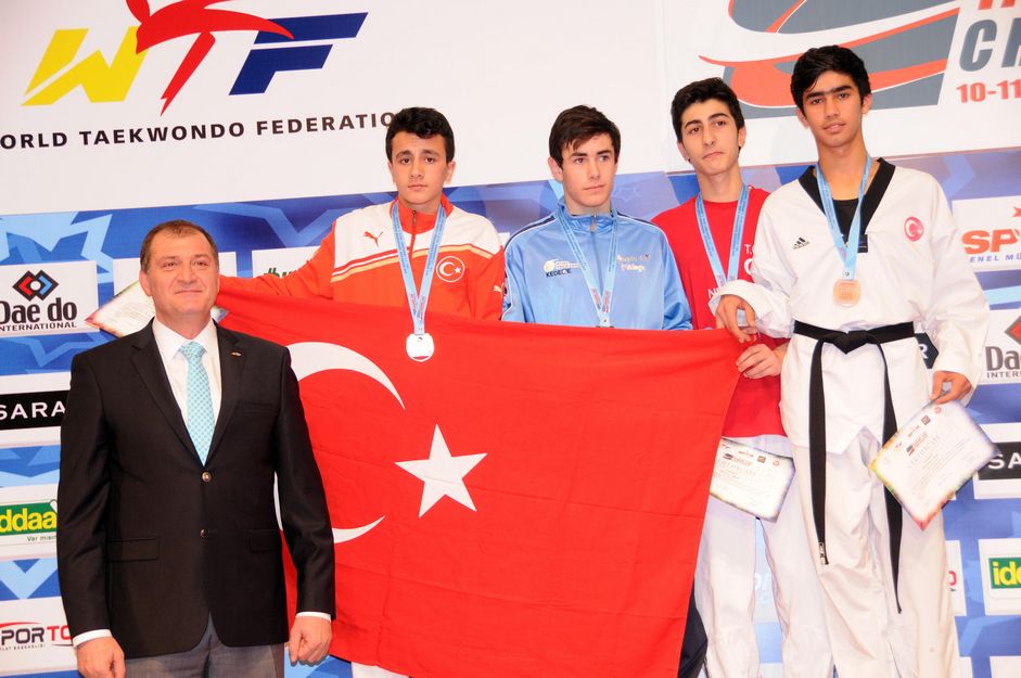 Uluslar Arası Teakwondo’da HEM’den 2 madalya