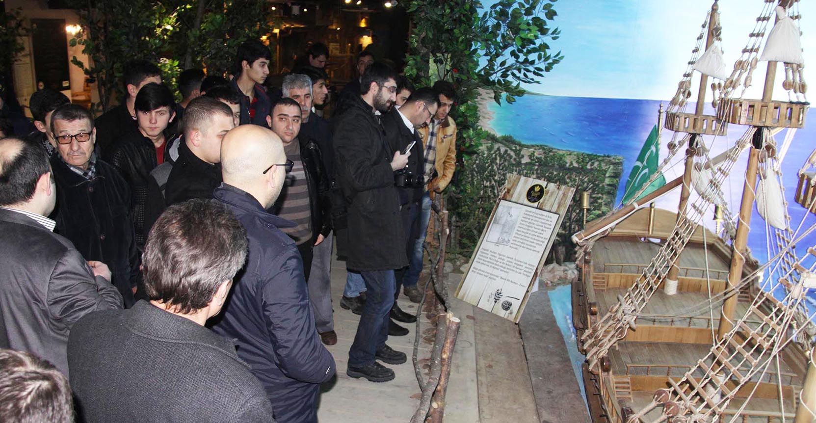 Mobilyacı öğrenciler müzeyi gezdi