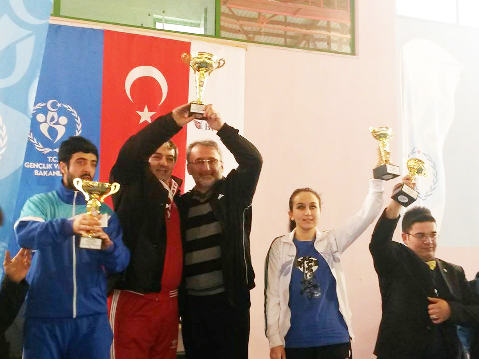 Anadolu Gençlik’ten şampiyonaya damga