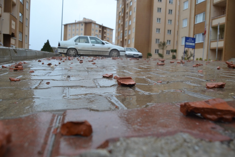 Toki sakinleri isyanda