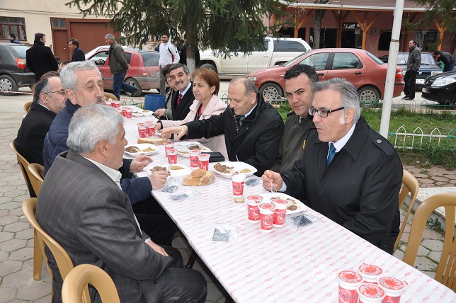 Edebey geleneği bozmadı