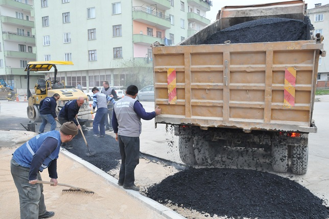 Bahar geldi asfaltlama çalışmaları başladı