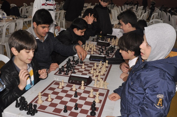 Satranç şampiyonlarına ödülleri verildi