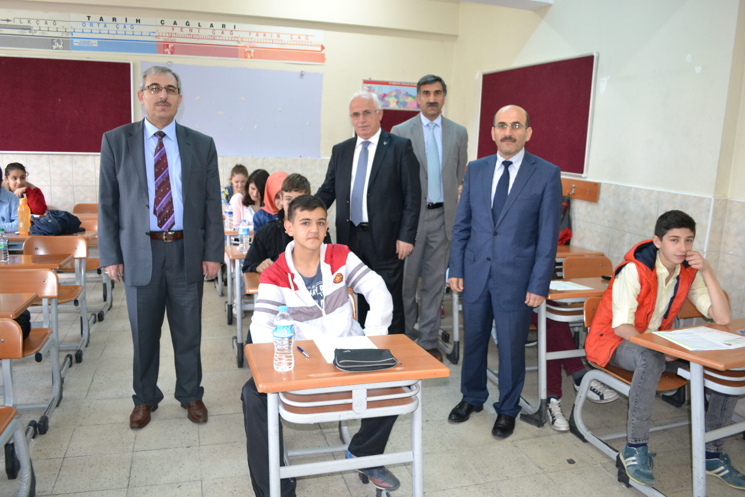 4 Bin 323 öğrenci ter döktü