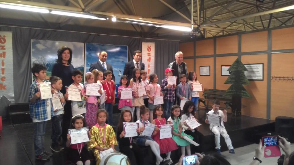 Özdilek AVM’de minik tiyatrocular büyüledi