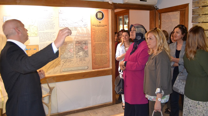 Protokol bayanlarından müzeye ziyaret