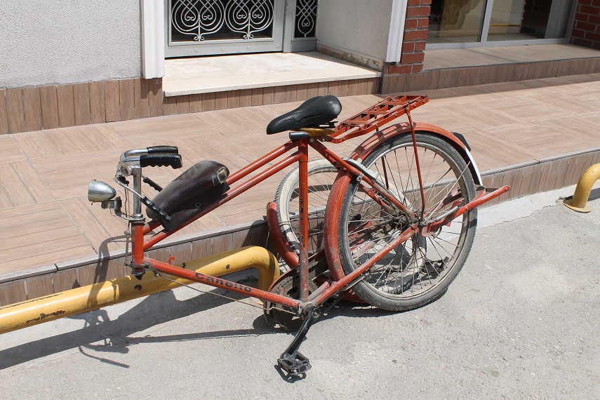 Kafa üstü yere çakıldı