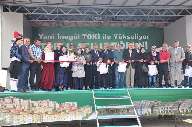 TOKİ’de toplu hizmet açılışı