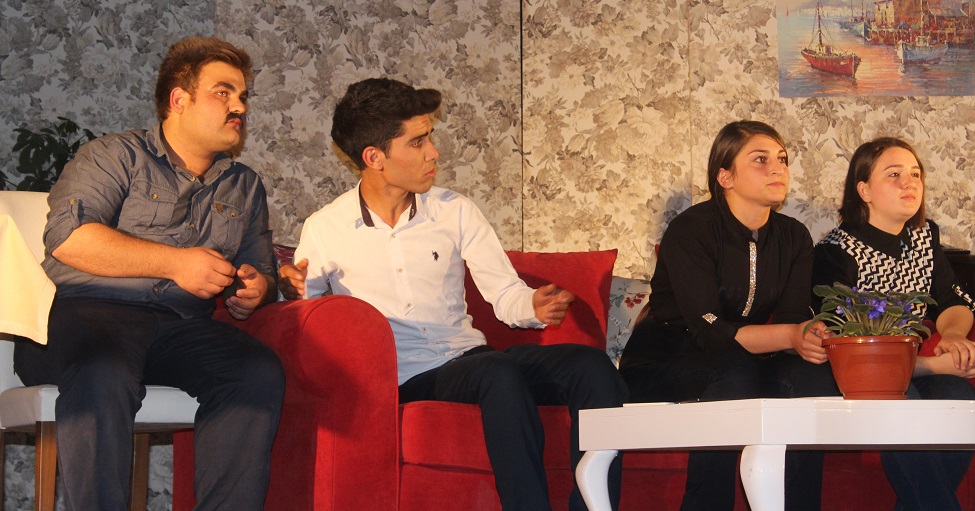 Dörtçelikli gençler büyülüyor