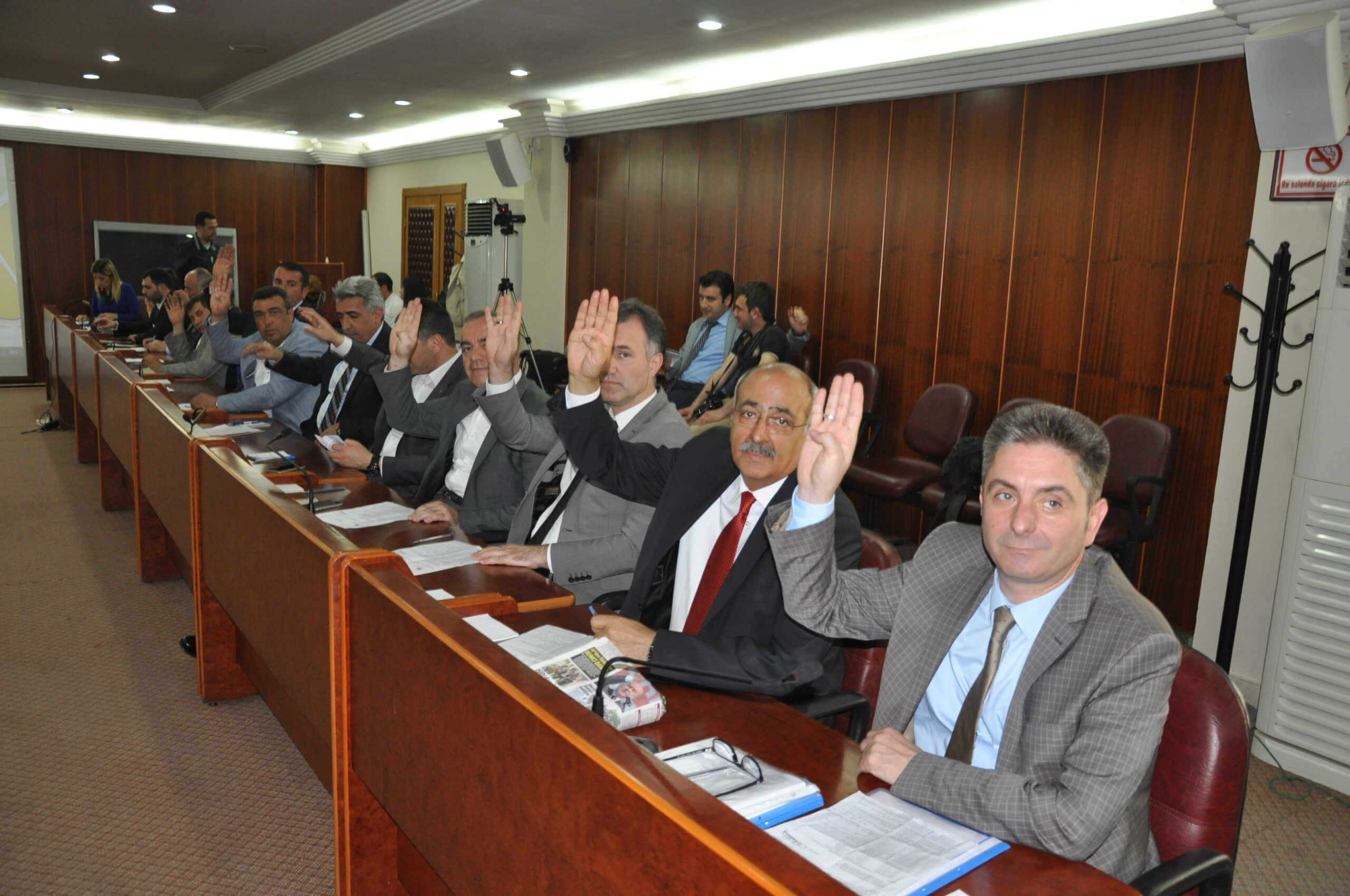 Oylama Rabia işareti ile yapıldı