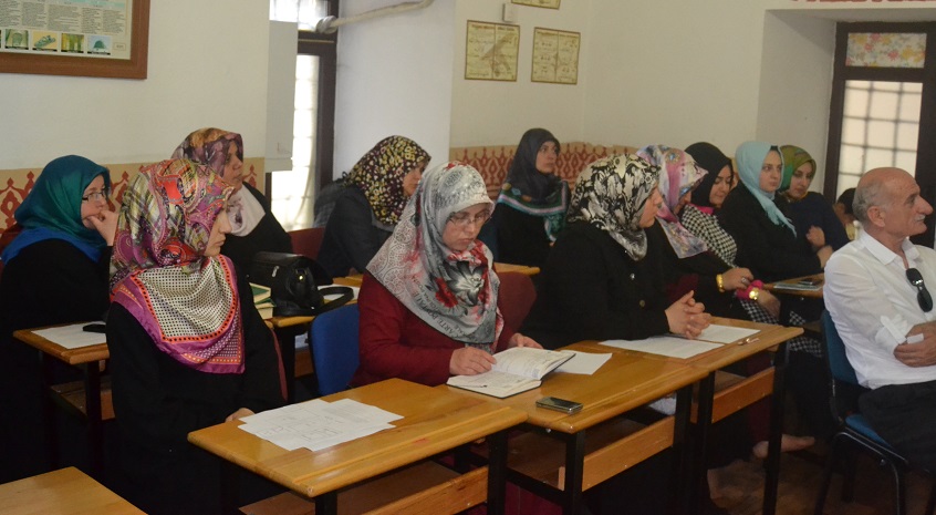 İshakpaşalı bayanlar belgelerini aldı