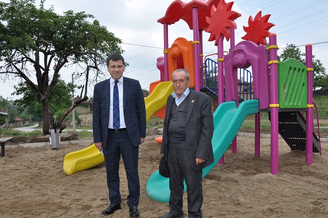 Tekkeli çocuklar oyun parkına kavuştu