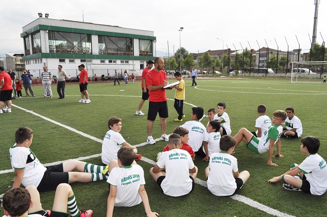 Kafkasspor futbol okulu start aldı
