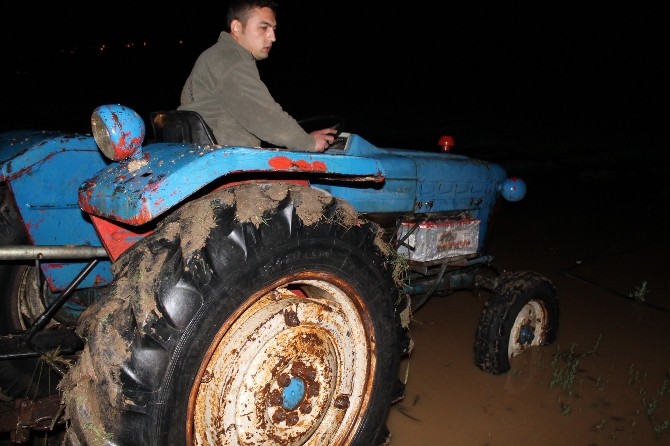 Öfkeli çifti İnegöl-Yenişehir yolunu kapattı