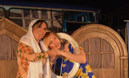 Alkışlar Şehir Tiyatrosu’na…