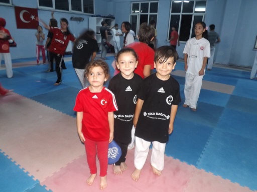 Minikler hazırlıklara devam ediyor