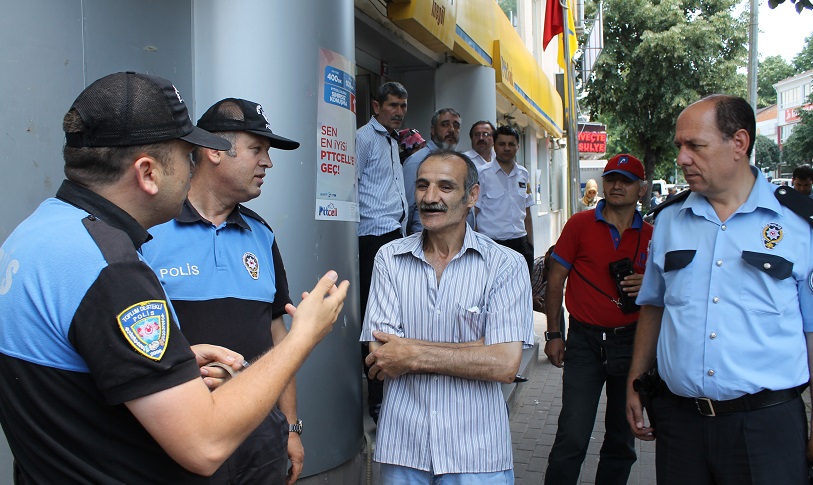 Dolandırıcılığa afişli uyarı