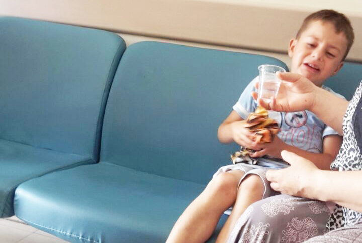 4 Yaşındaki minik çamaşır suyu içti