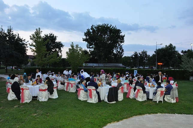 Belediyeden Umuteli ailelerine iftar yemeği