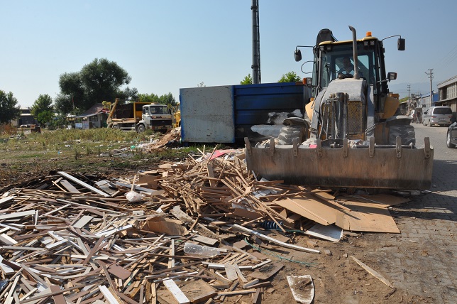 Endüstriyel atıklar temizlendi