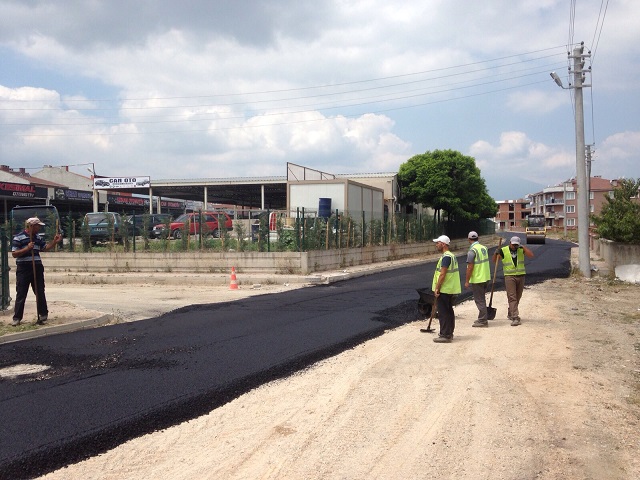 Oto galericiler bölgesi asfaltlandı