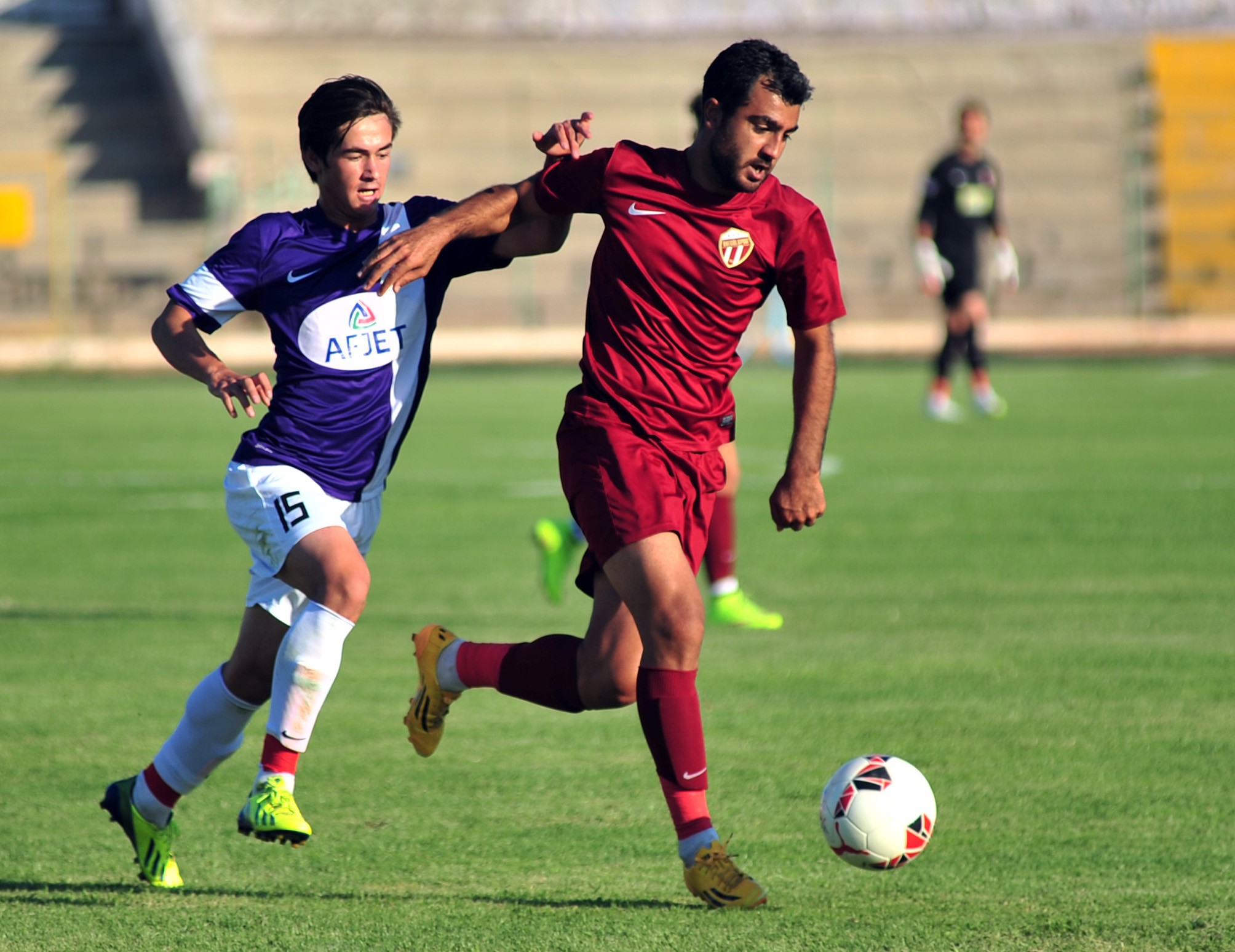 Amatöre boyun eğdik