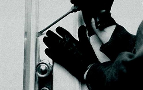 Evine döndü sonra Emniyet’e koştu