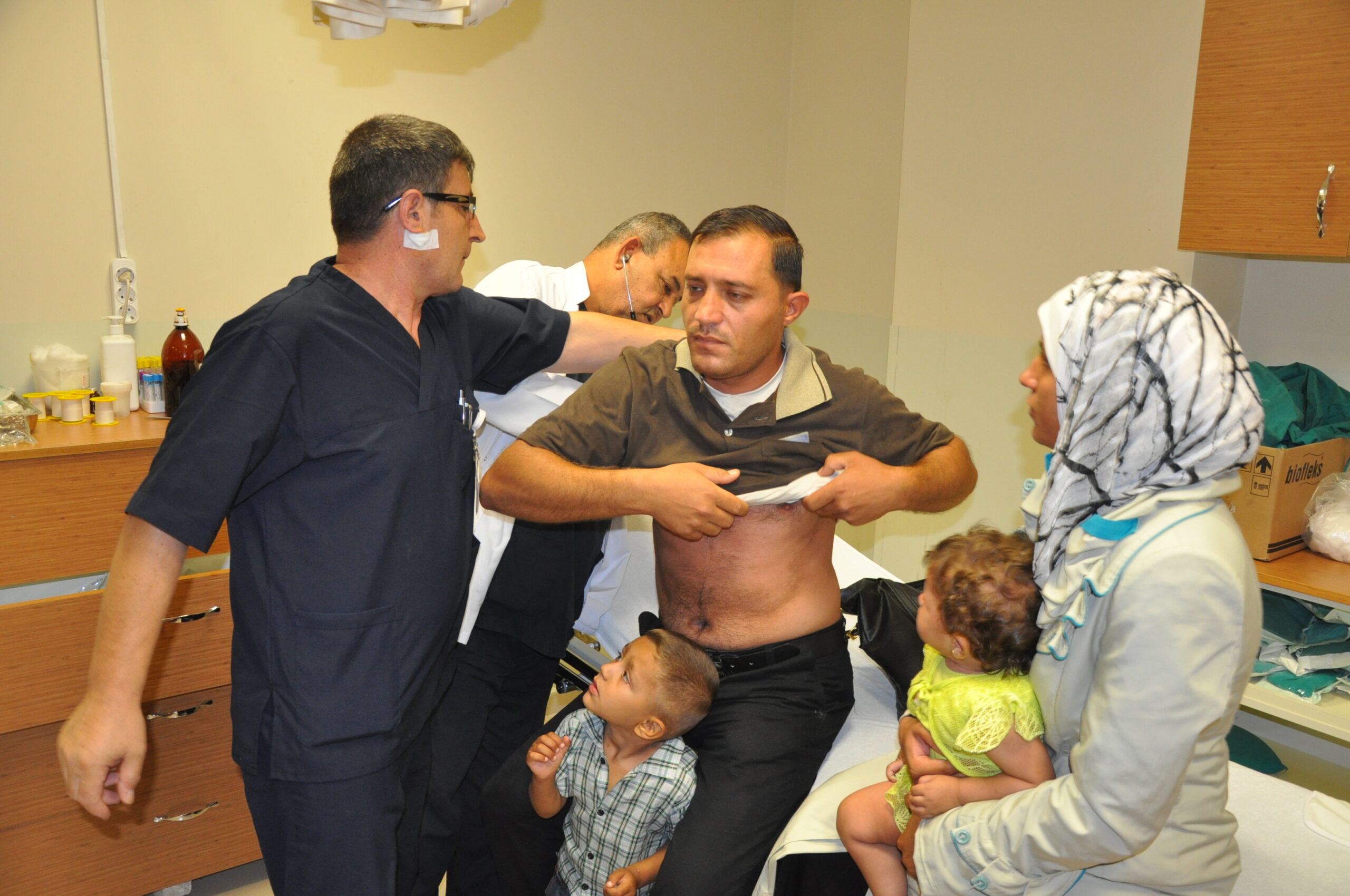 Suriyeli Aileye Kaymakam eli