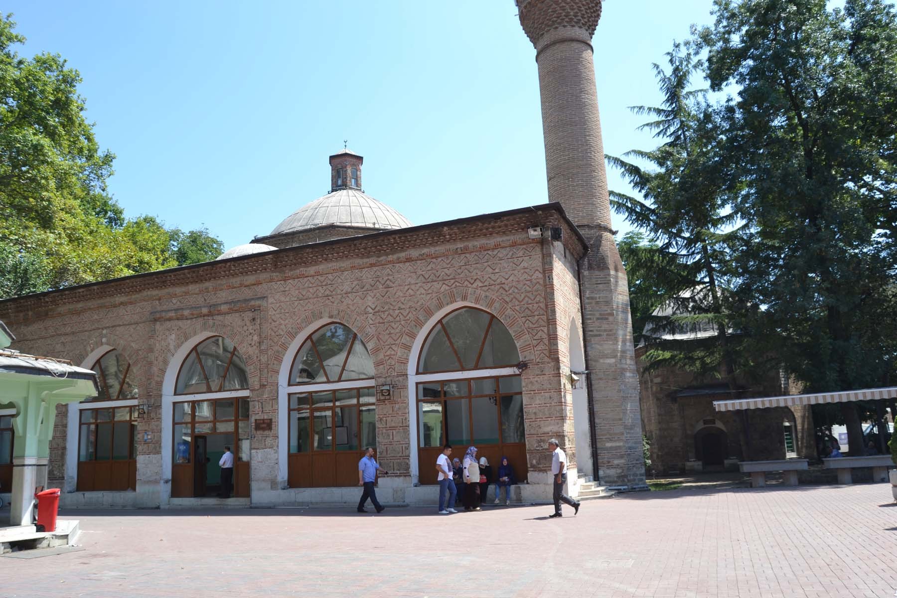 Bütün camiler Şehitlerimiz için salâ okudu