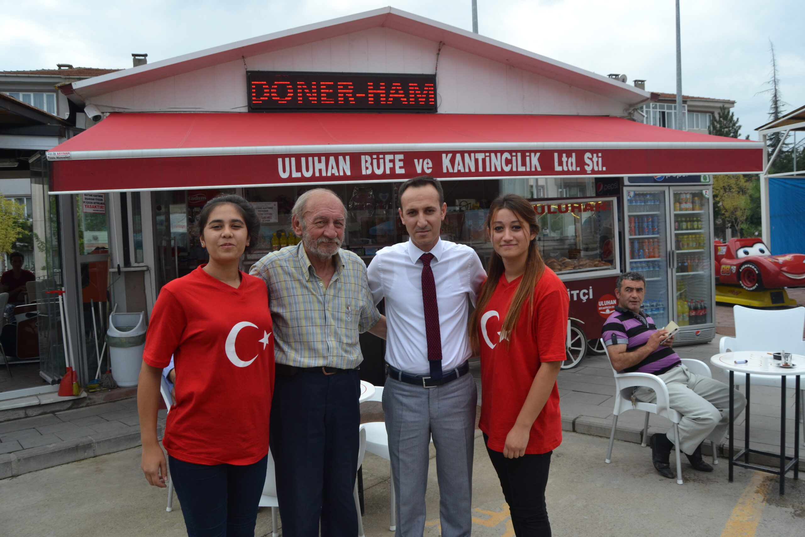 Terör olaylarına bayraklı tepki