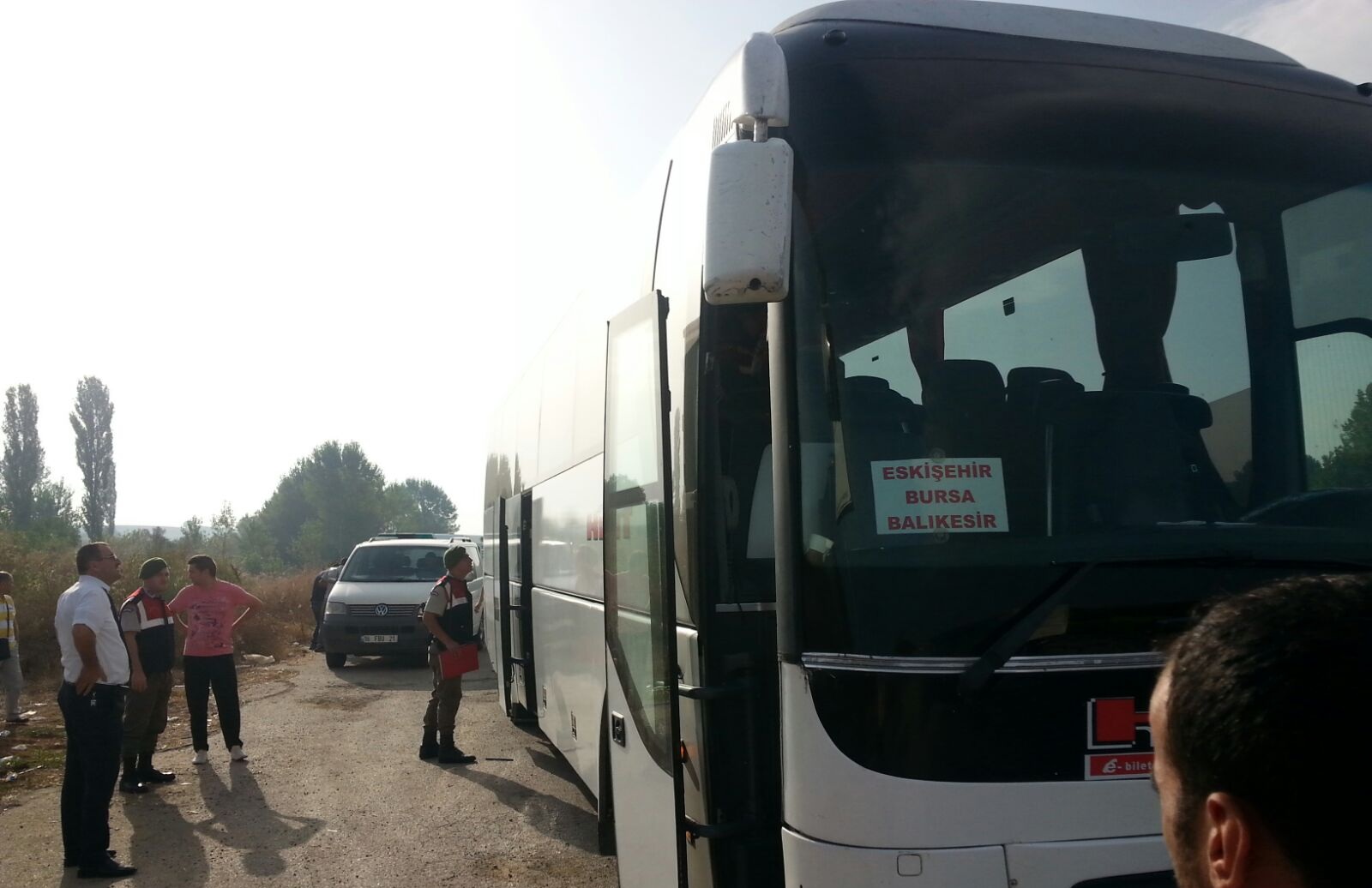 Ecel otobüste geldi