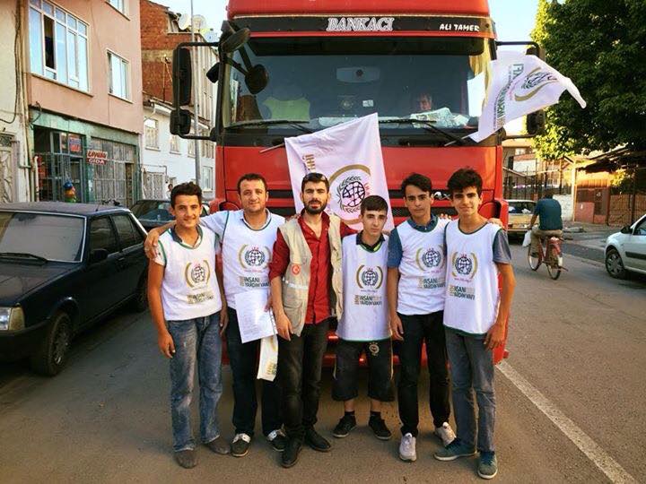 Suriye’ye bir TIR dolusu yardım yola çıktı