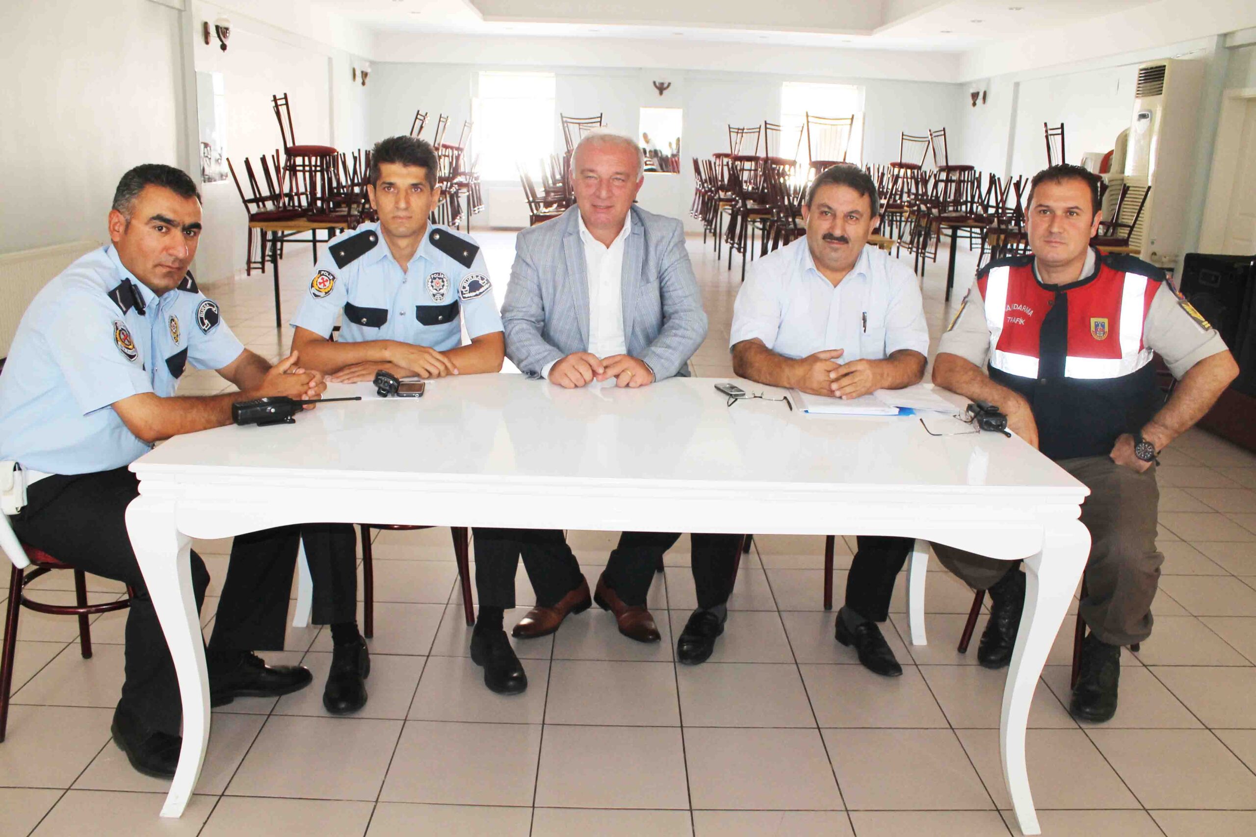 Öğrencilerden önce şoförler eğitime başladı