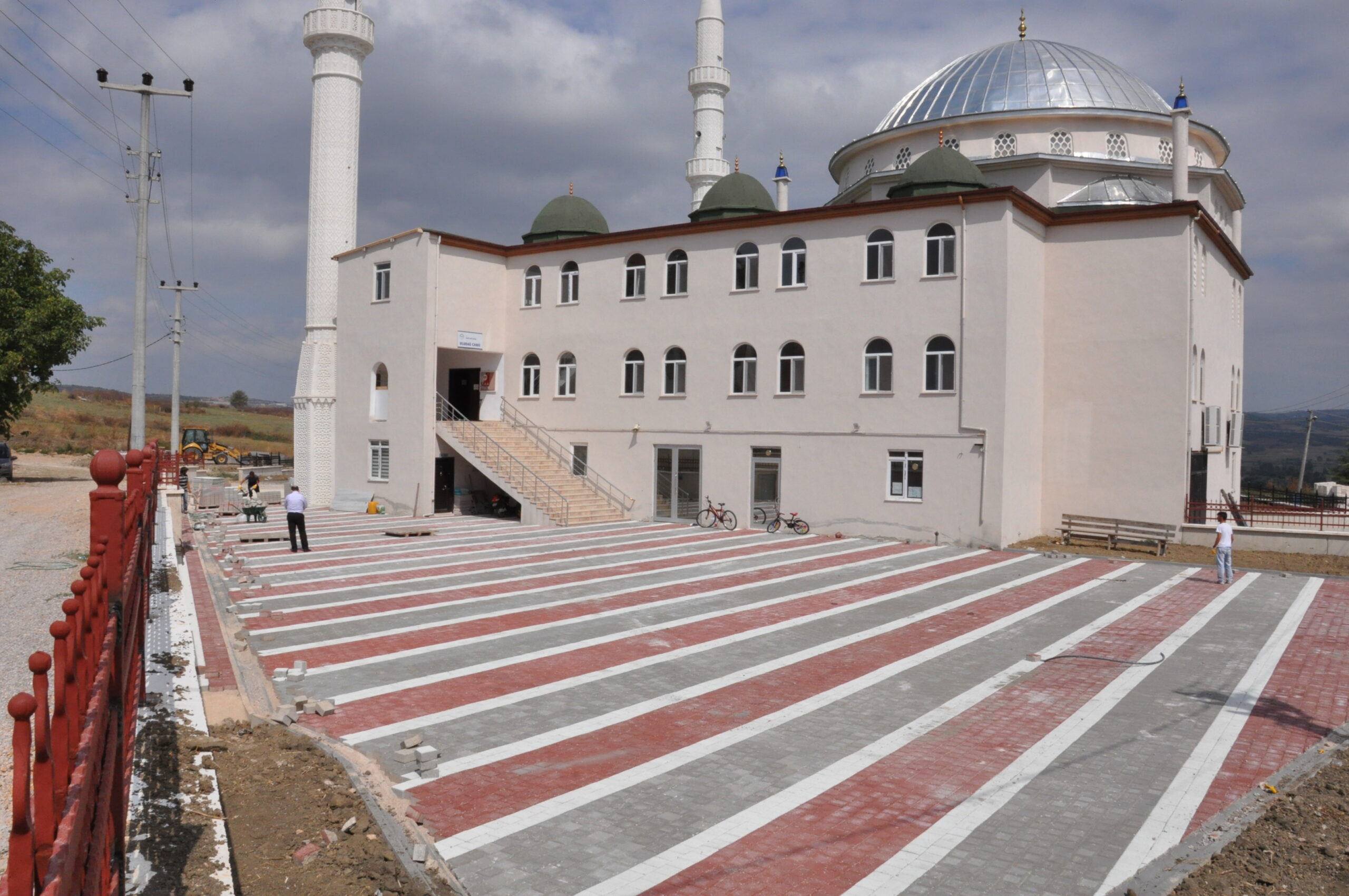 Alanyurt Uludağ Camii çevresi düzenleniyor