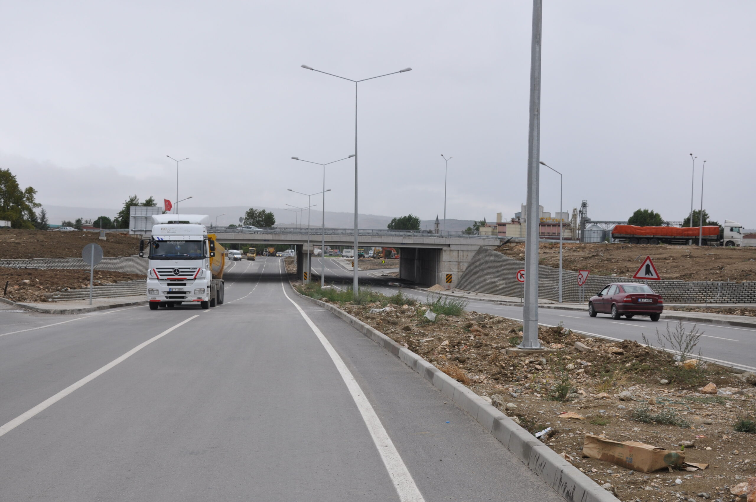 Köprülü kavşak tamamen hizmette