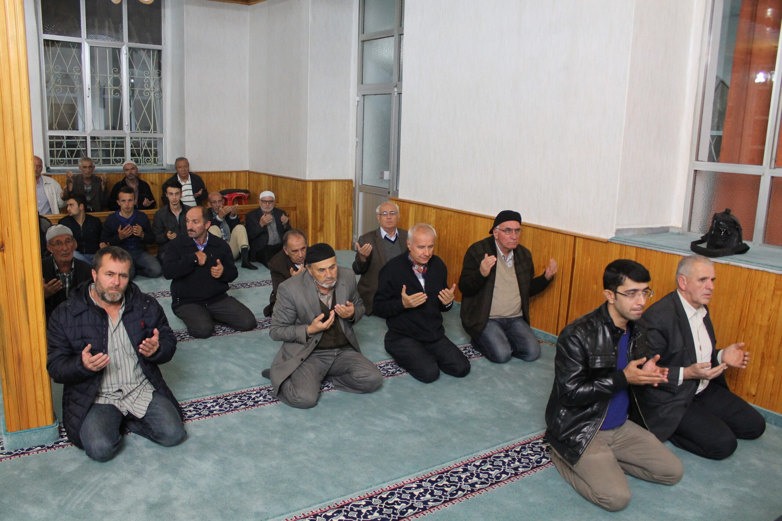 Boşnaklar İzetbegoviç’i andı