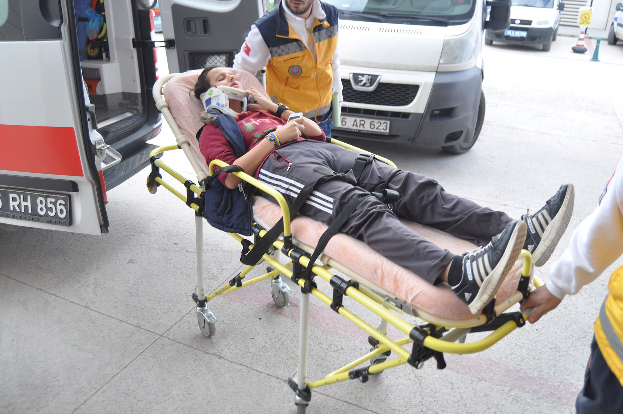 Taksi ile elektrikli bisiklet çarpıştı; 1 yaralı