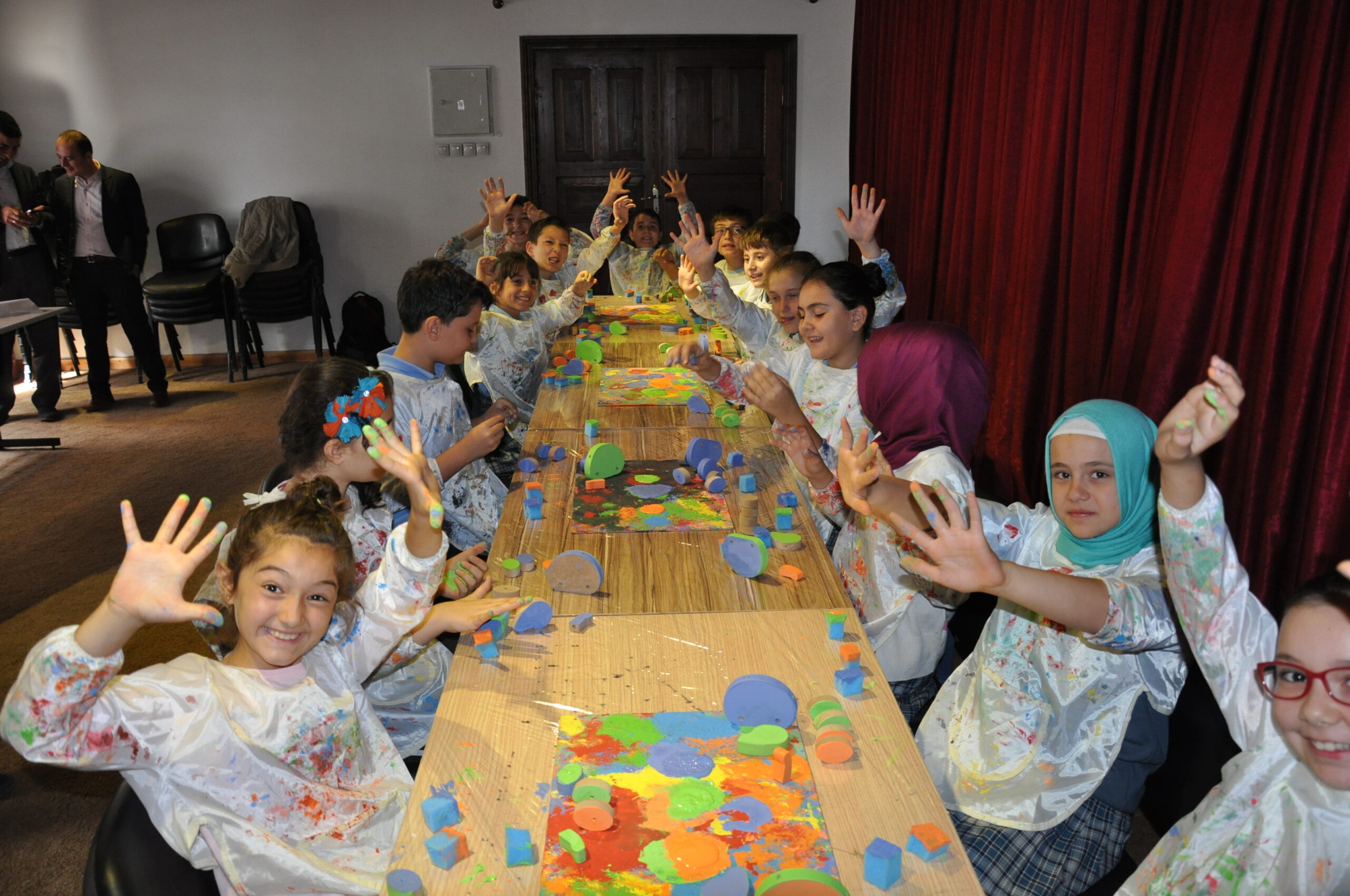 “Dikkat kukla çıkabilir”