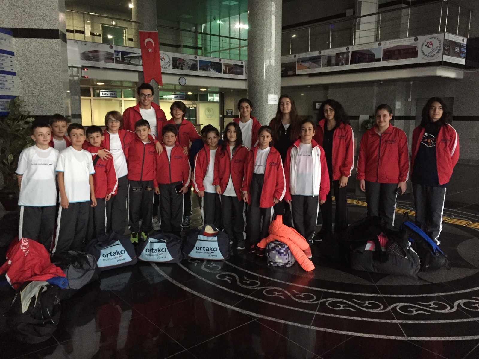 Yüzme yarışlarına Ortakçı damgası