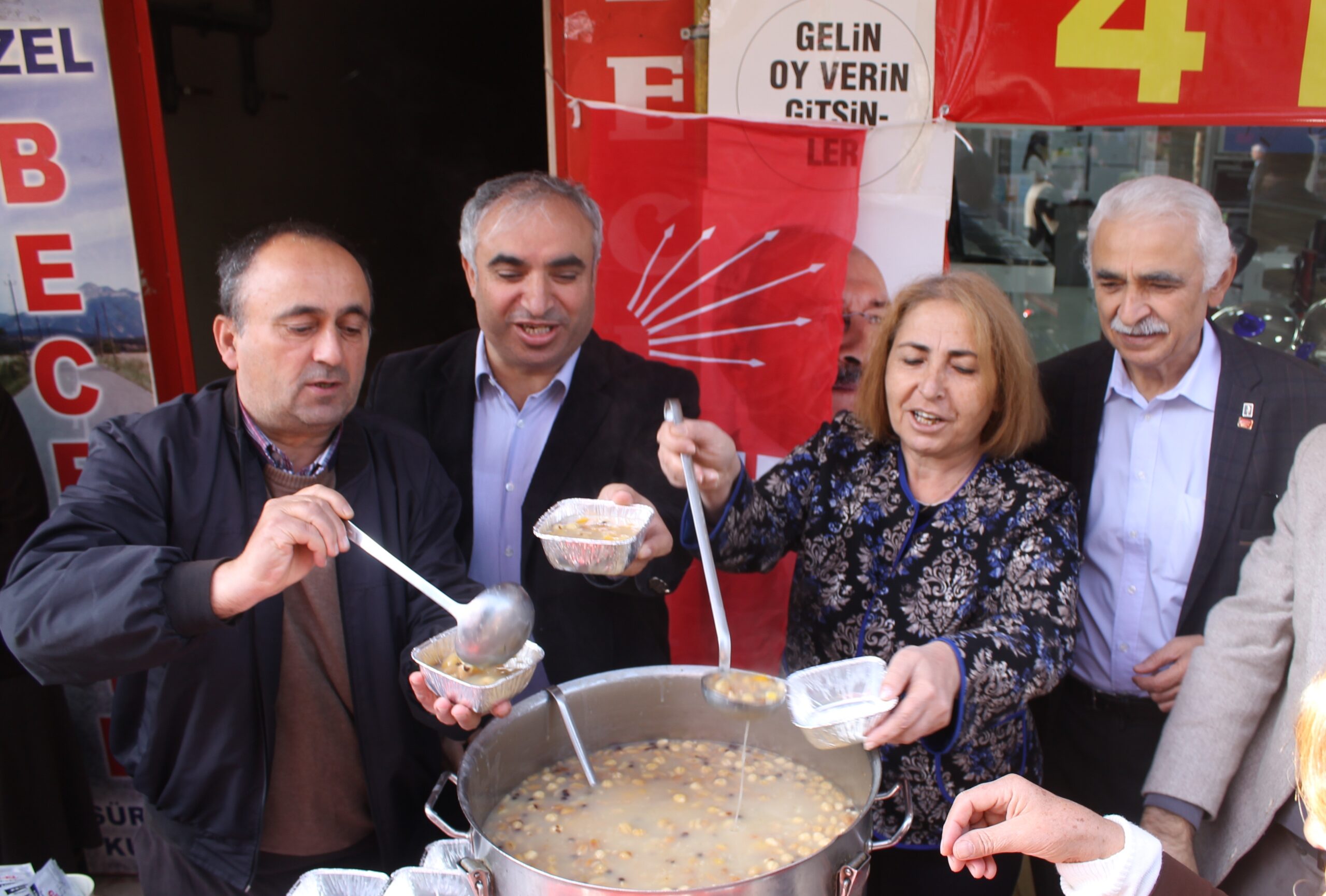 CHP’den aşure ikramı