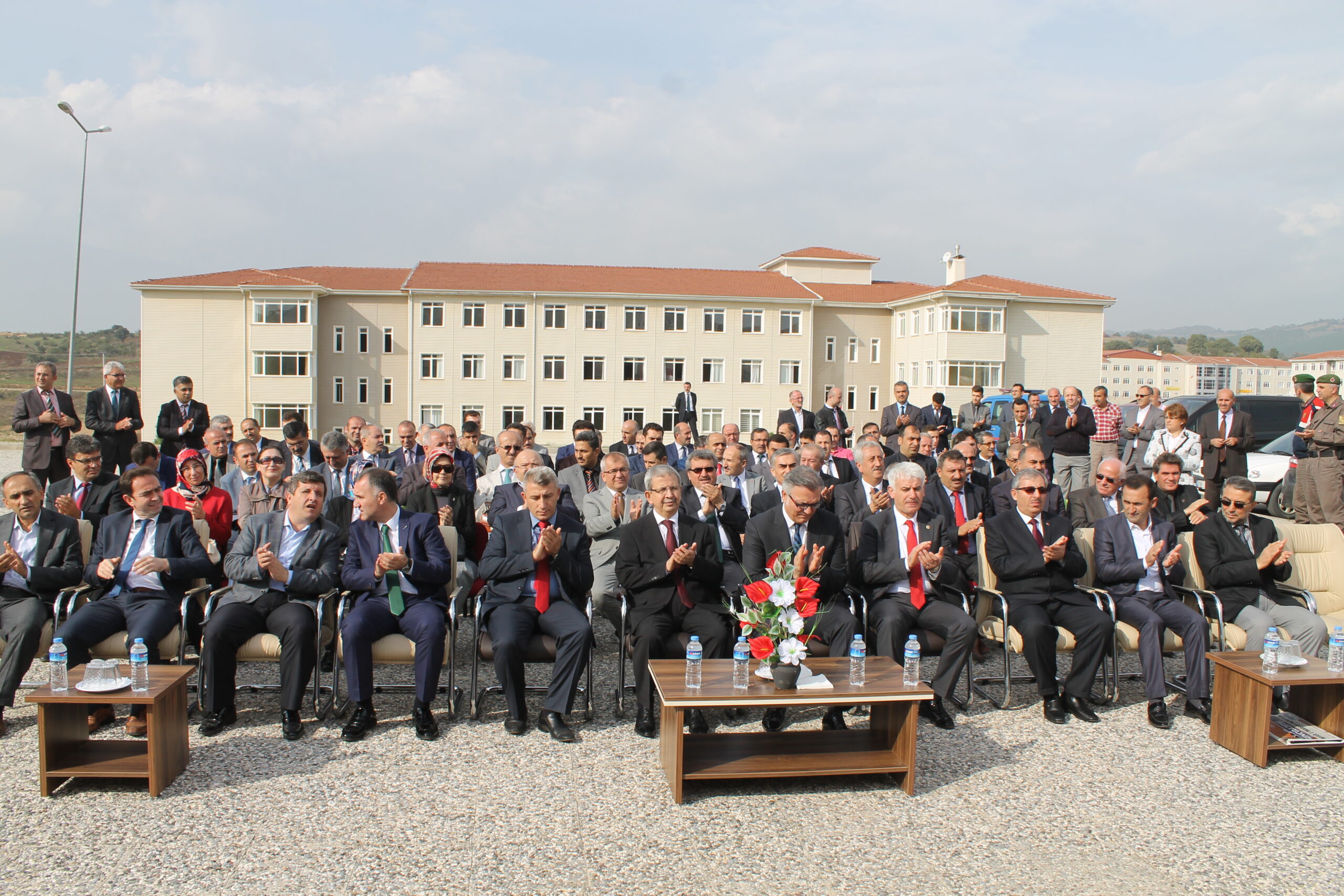 Kampüs’ün eksiklikleri gideriliyor