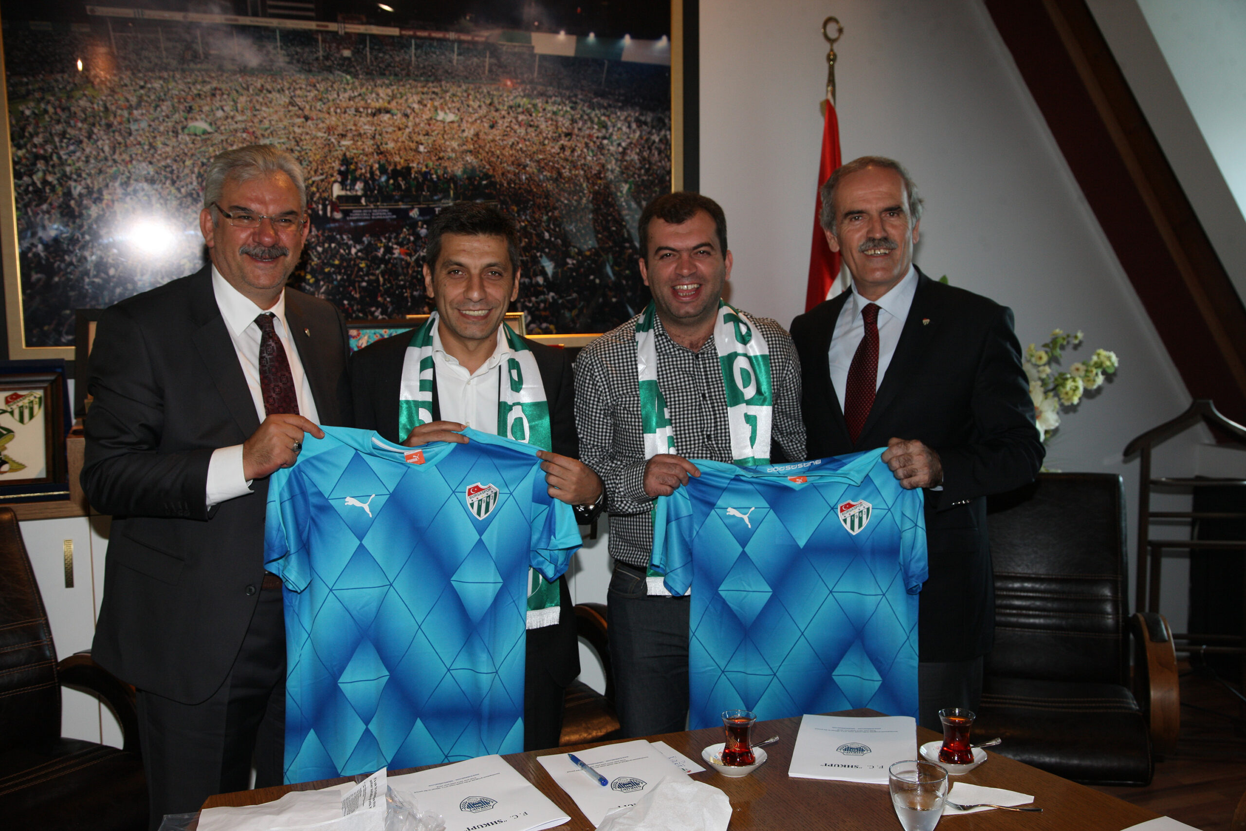 Bursaspor ile Üsküpspor kardeş oldu