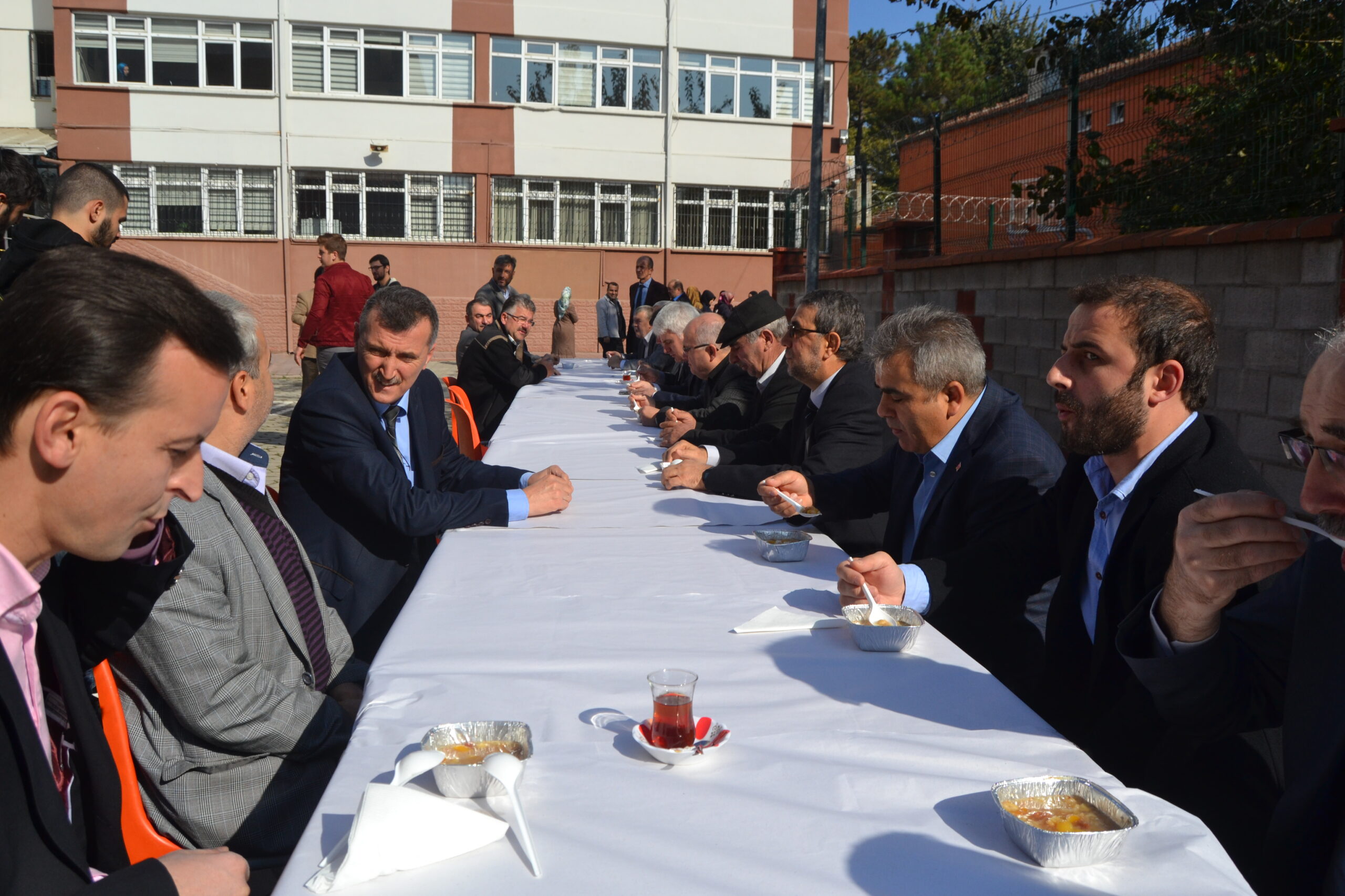 Şehit Bekir Çelik anısına aşure ikramı