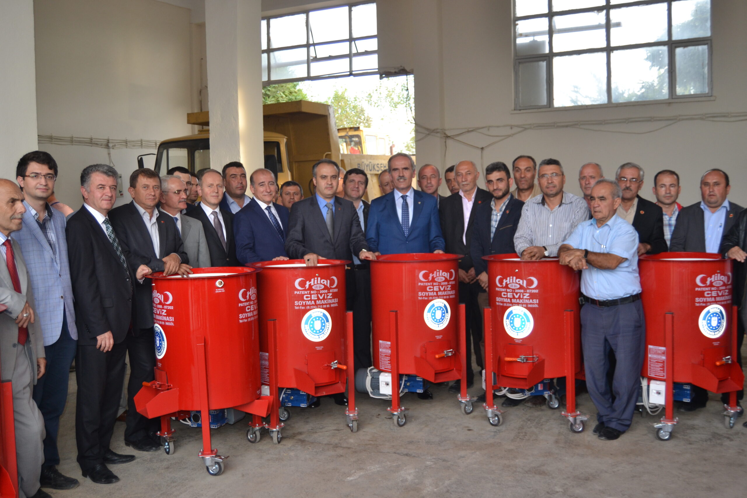 Ceviz Makineleri muhtarlara teslim edildi