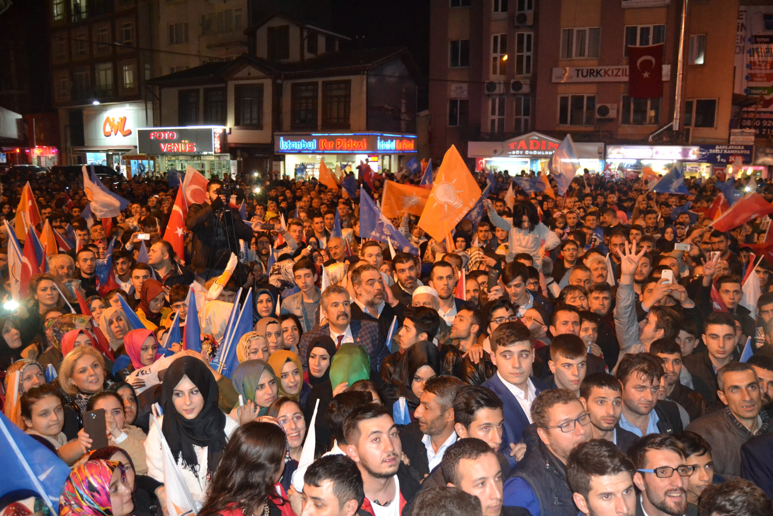 “Geleceğe umutla bakıyoruz”