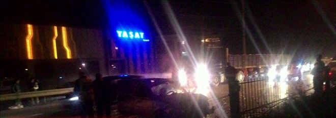 Hakimiyetini kaybedip karşı şeride geçti