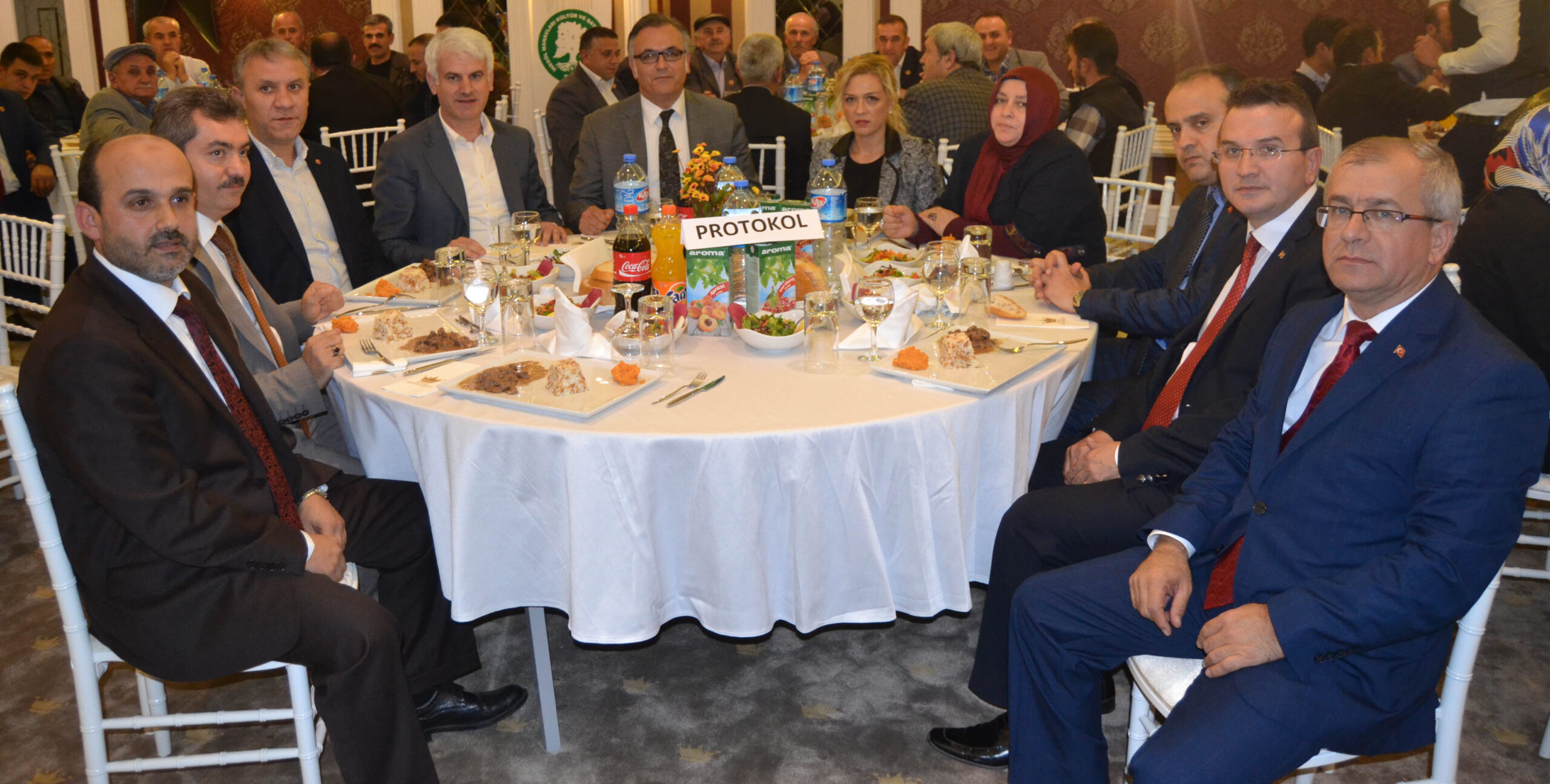 Manavlardan birlik yemeği