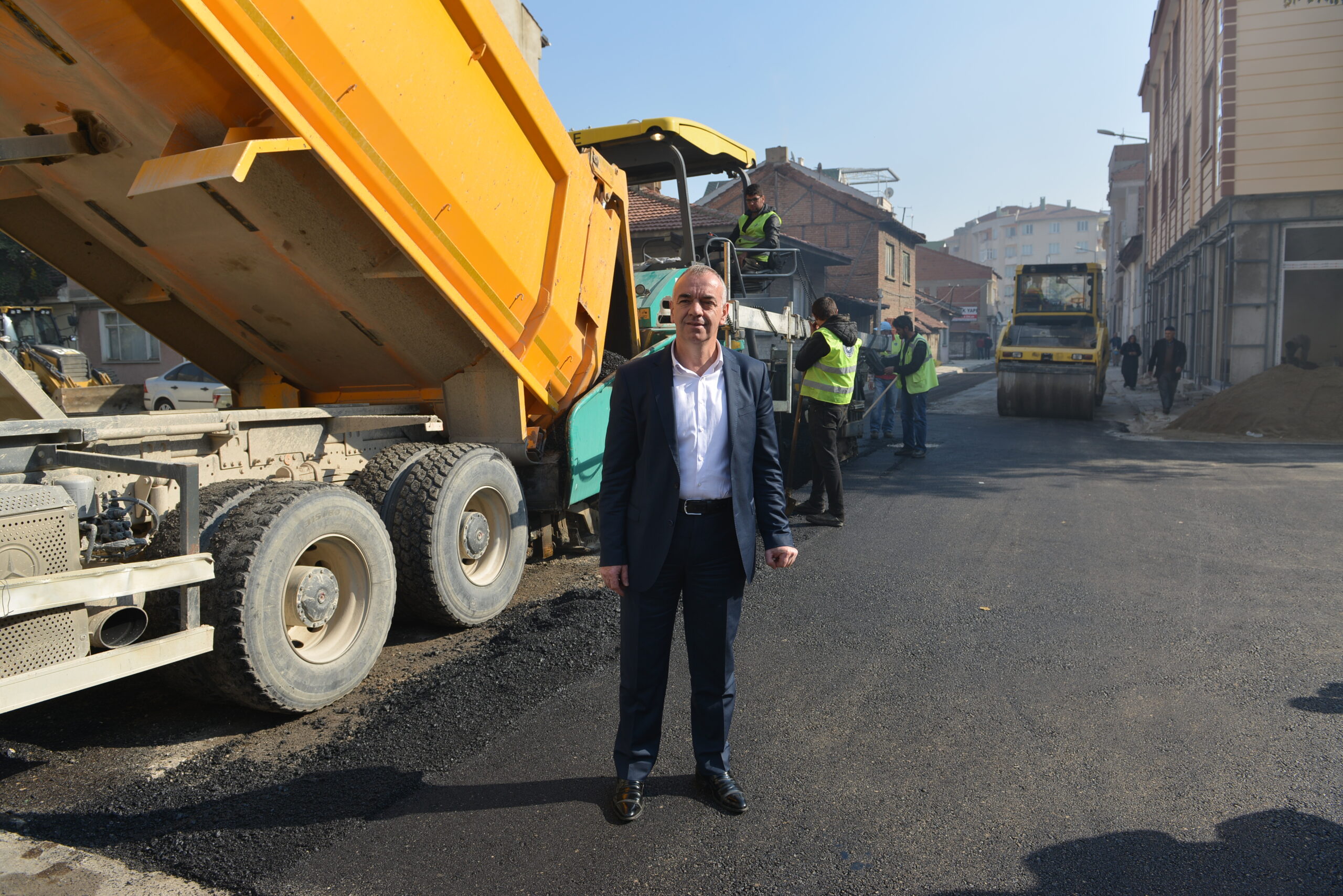 Asfaltlama çalışmaları devam ediyor